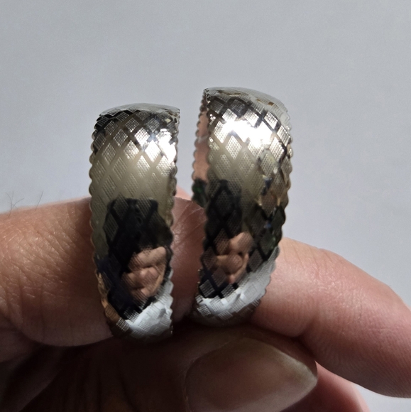 Diamond Design Metal Hook/Clip On Earrings - Picture 4 of 7
